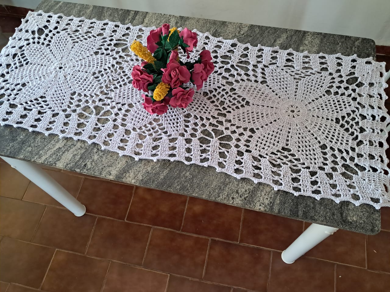 CENTRO DE MESA CROCHÊ BRANCO 156X56